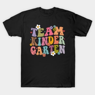Team Kindergarten Groovy Back to School Gifts Teacher Student T-Shirt